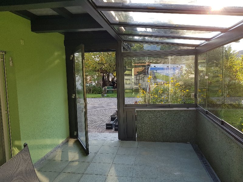 Fertigstellung eines Terrassendaches mit einer Wintergartenmarkise in Mittersill